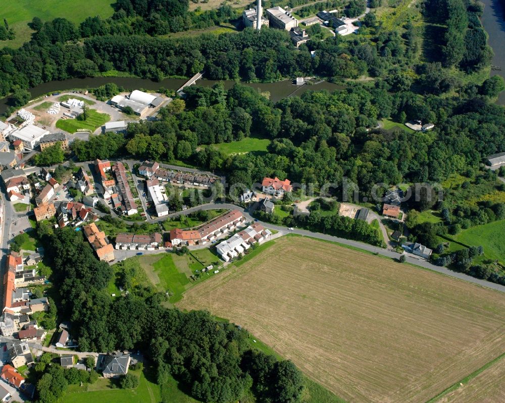 Lunzenau from the bird's eye view: Residential area a row house settlement on Peniger Strasse in Lunzenau in the state Saxony, Germany