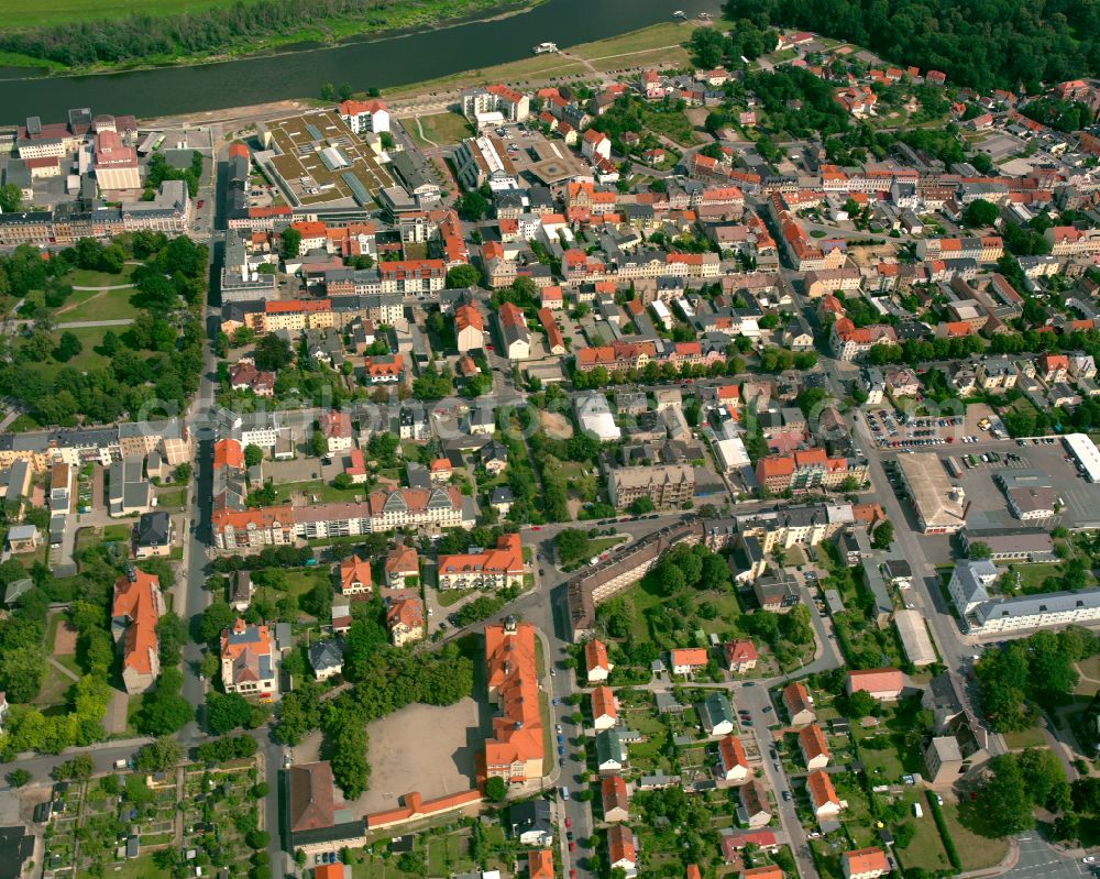 Aerial image Riesa - Residential area a row house settlement in Riesa in the state Saxony, Germany