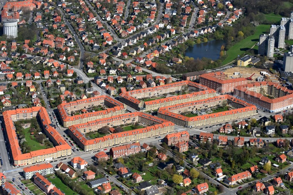 Aerial photograph Kopenhagen - Residential area a row house settlement Sandbygardvej in the district Bronshoj in Copenhagen in Region Hovedstaden, Denmark