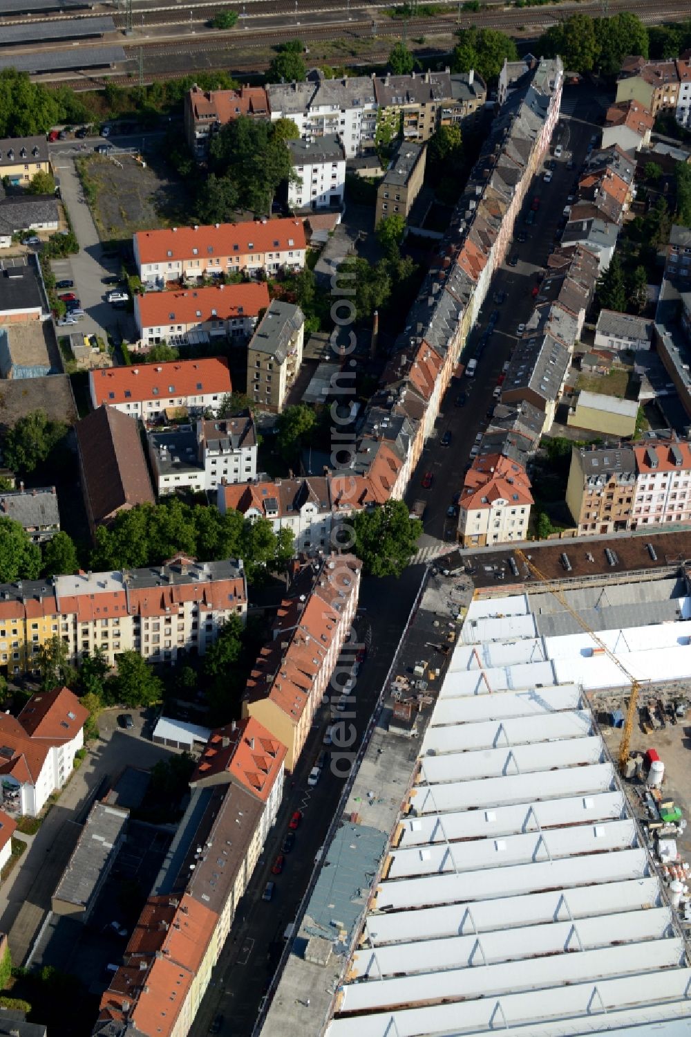 Offenbach am Main from the bird's eye view: Residential area a row house settlement Senefelderstrasse in Offenbach am Main in the state Hesse