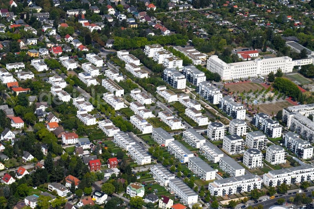 Aerial image Berlin - Residential area a row house settlement Steglitzer ParkQuartier on William-H.-Tunner-Strasse in the district Steglitz in Berlin, Germany