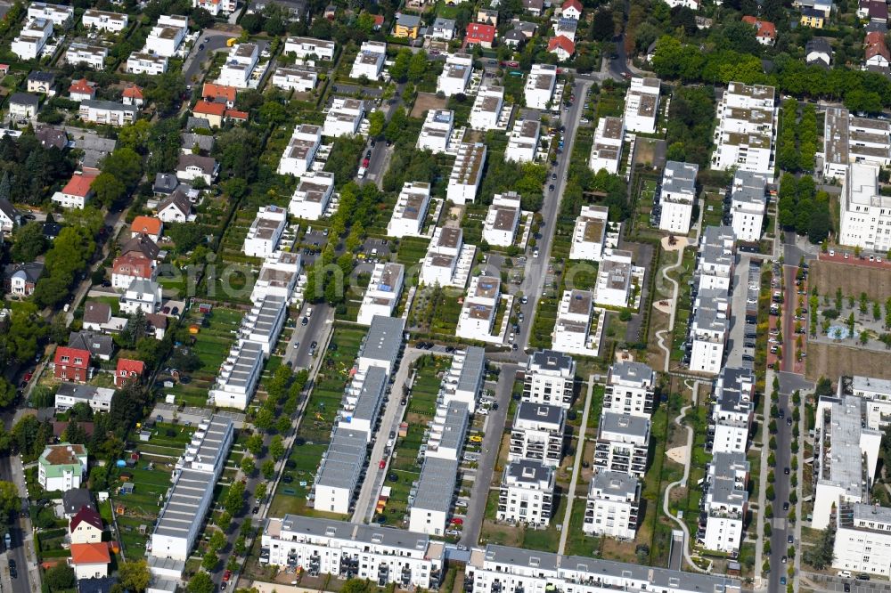 Berlin from above - Residential area a row house settlement Steglitzer ParkQuartier on William-H.-Tunner-Strasse in the district Steglitz in Berlin, Germany