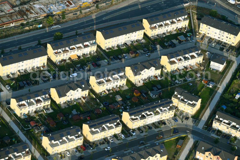 Berlin from above - Residential area a row house settlement Traudestrasse - Alfonsstrasse in the district Altglienicke in Berlin, Germany