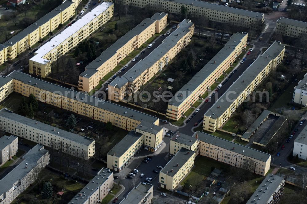 Aerial photograph Magdeburg - Residential area a row house settlement Walbecker Strasse - Hohendodeleber Strasse in the district Stadtfeld West in Magdeburg in the state Saxony-Anhalt