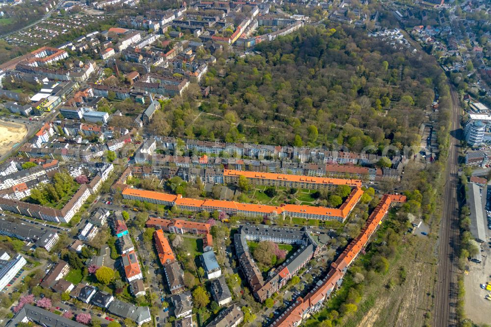 Aerial photograph Westfalendamm-Nord - Multi-family residential area in the form of a row house settlement in Westfalendamm-Nord in the state North Rhine-Westphalia, Germany