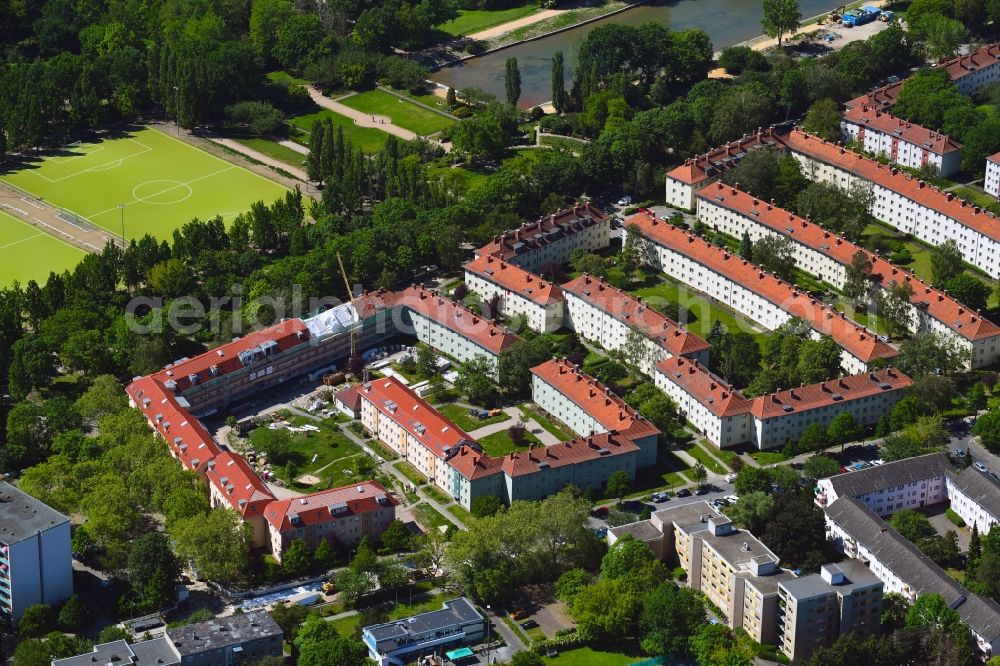 Aerial image Berlin - Residential area a row house settlement Westphalweg - Pruehssstrasse in the district Mariendorf in Berlin, Germany