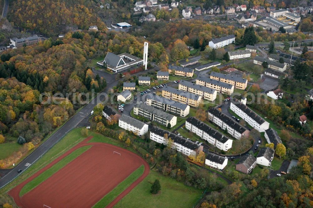 Aerial photograph Idar-Oberstein - Residential area in the former Klotzberg barracks in Idar-Oberstein in Rhineland-Palatinate