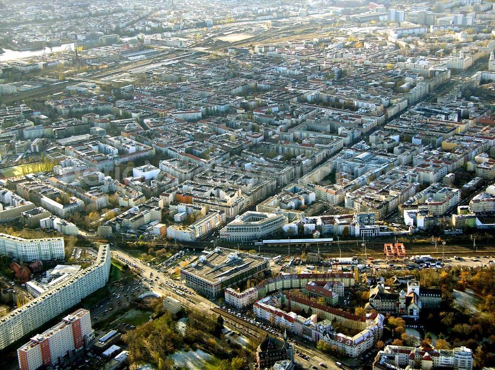 Berlin - Lichtenberg from above - 19.11.2004 BERLIN Wohngebiet am Ring-Center 1 und 2 an der Möllendorfstraße in Berlin - Lichtenberg