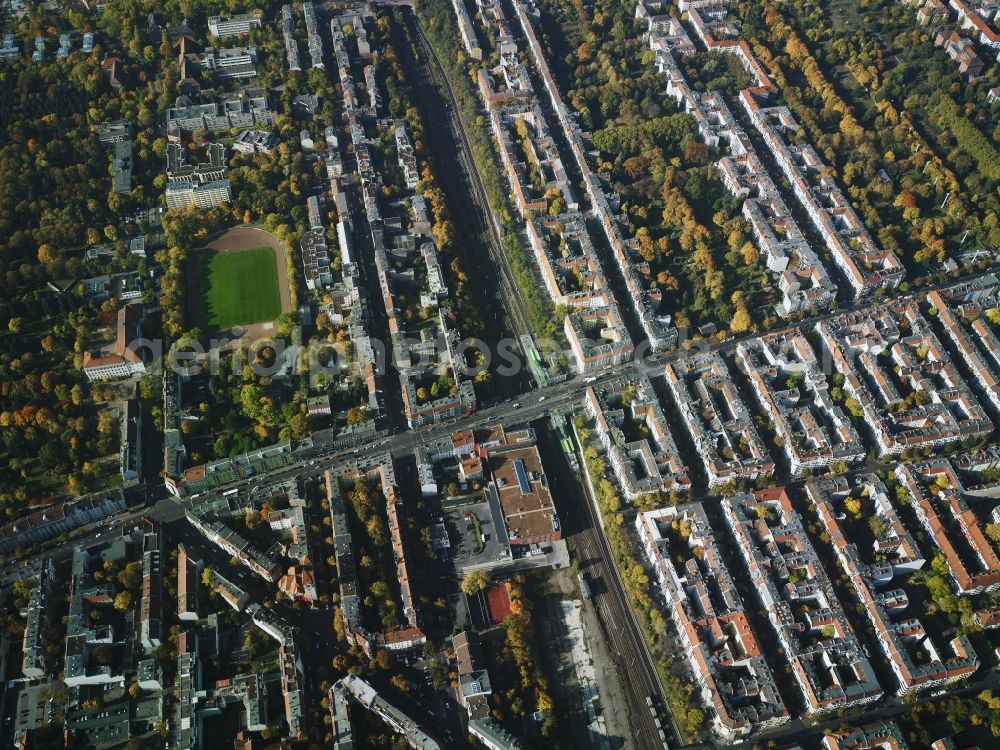 Aerial image Berlin - Residential area around ringbahn rail line and Hermannstrasse in the North of the Britz part of the district of Neukoelln in Berlin