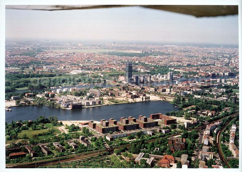 Berlin - Lichtenberg from above - Wohngebiet an der Rummelsburger Bucht in Berlin - Lichtenberg.