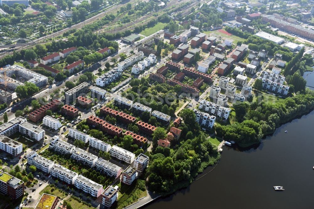 Berlin from the bird's eye view: Residential area on Rummelsburger bank, part of Rummelsburger bay with the Rummelsburger lake in Berlin