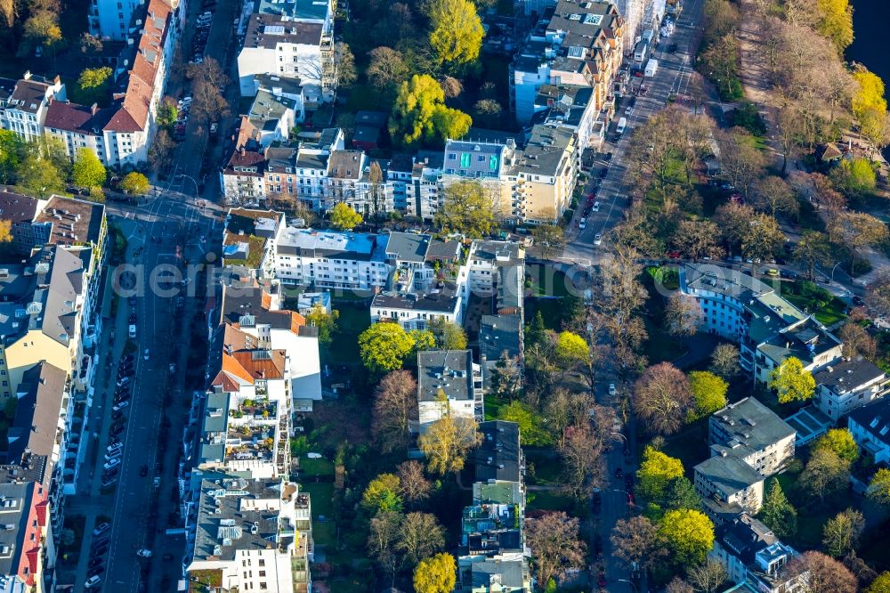 Hamburg from the bird's eye view: Residential area Schwanenwiek on the Outer Alster in the district of Uhlenhorst in Hamburg, Germany