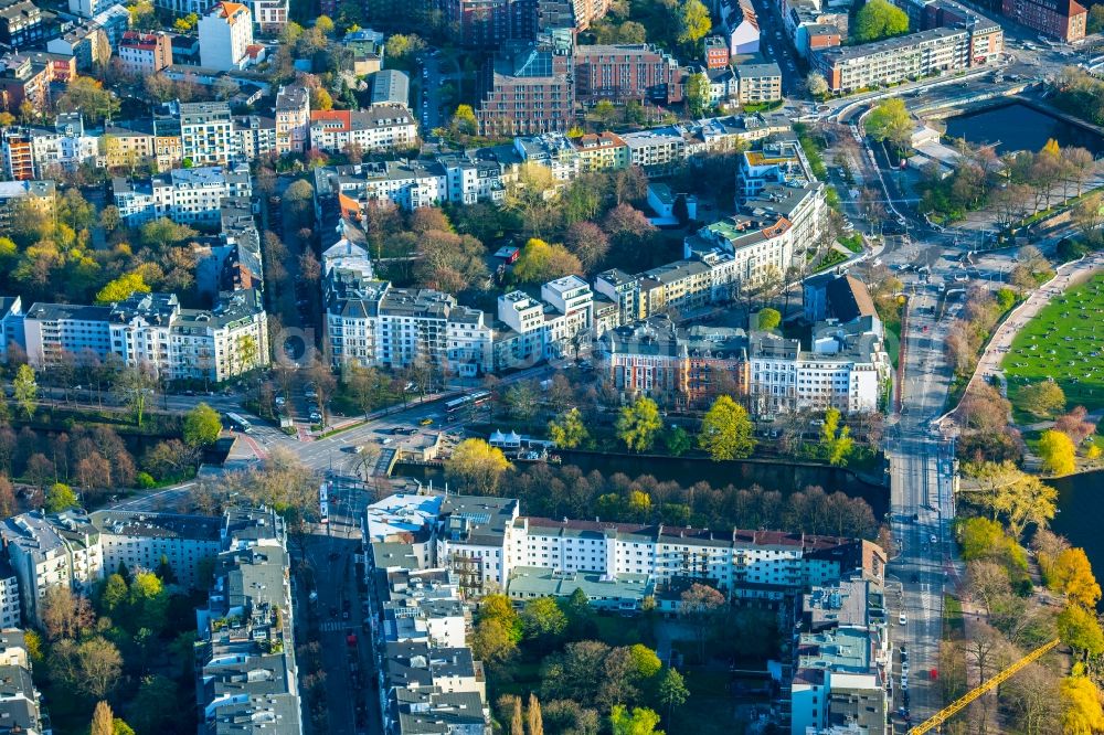 Aerial photograph Hamburg - Residential area Schwanenwiek on the Outer Alster in the district of Uhlenhorst in Hamburg, Germany