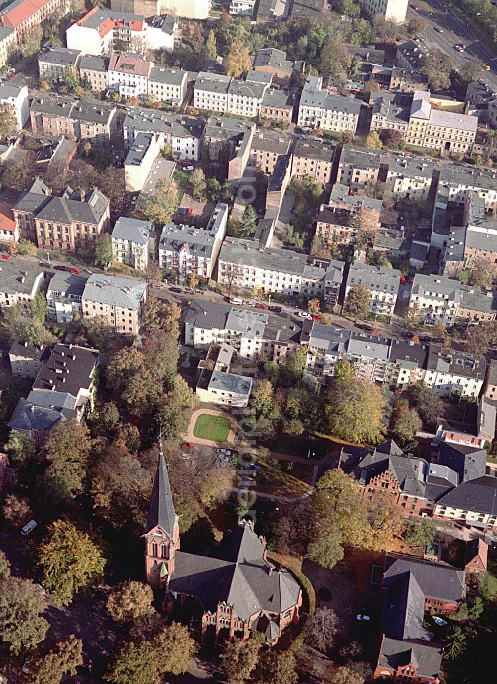 Potsdam from above - Wohngebiet an der Sellostraße 23 a, am Fuße des Parkes Sanssouci in Potsdam