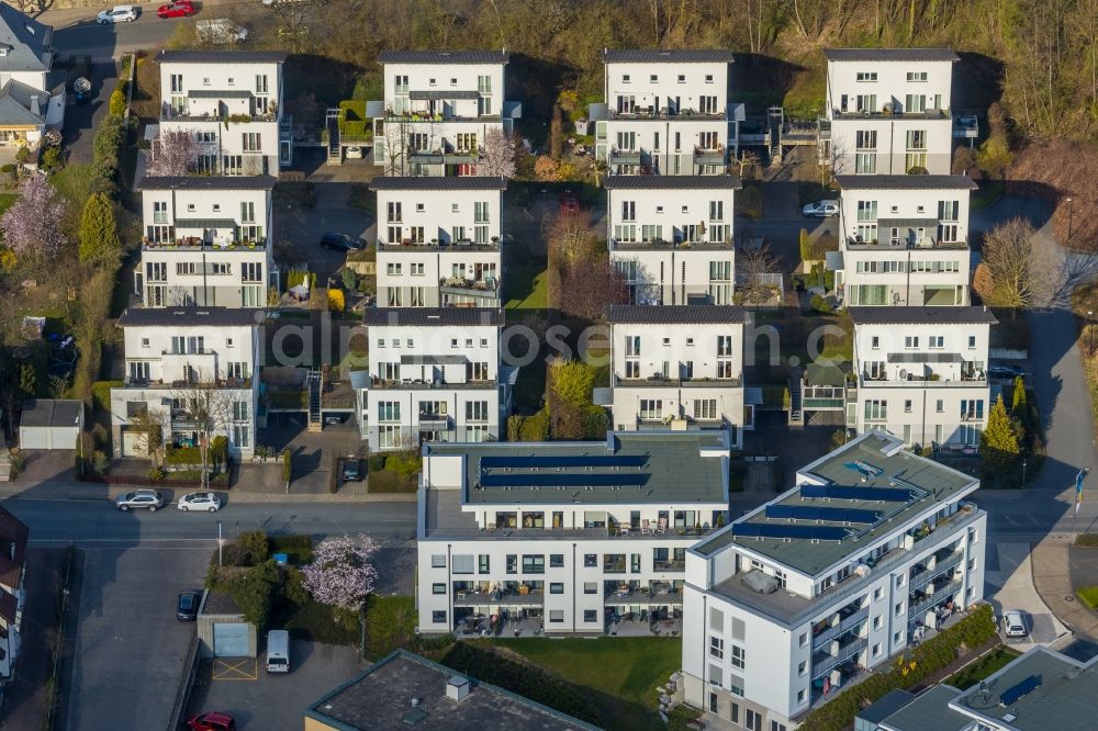 Aerial image Arnsberg - Residential area a row house settlement on Annastrasse - Alte Ziegelei in the district Neheim in Arnsberg in the state North Rhine-Westphalia, Germany