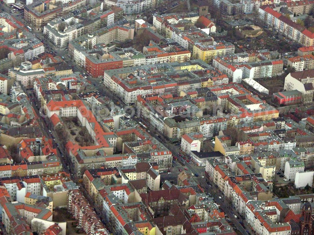 Aerial photograph Berlin/ Neukölln - Blick auf die Wohngebiete im Bereich Sonnenallee, Weichselstraße, Pannierstraße, Fuldastraße und Reuterstraße in Berlin - Neukölln.