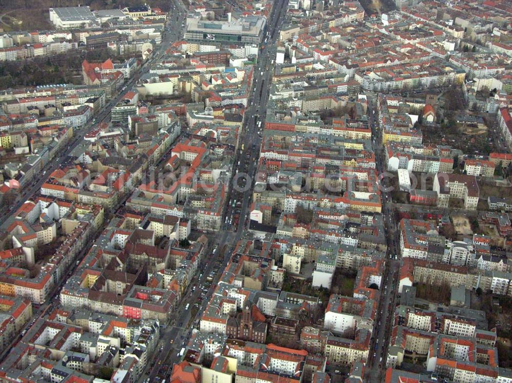 Berlin/ Neukölln from above - Blick auf die Wohngebiete im Bereich Sonnenallee, Weichselstraße, Pannierstraße, Fuldastraße und Reuterstraße in Berlin - Neukölln.