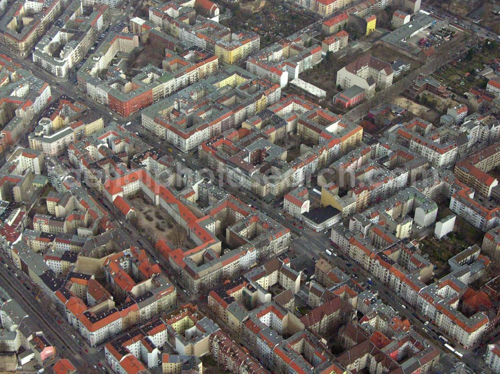 Aerial photograph Berlin/ Neukölln - Blick auf die Wohngebiete im Bereich Sonnenallee, Weichselstraße, Pannierstraße, Fuldastraße und Reuterstraße in Berlin - Neukölln.