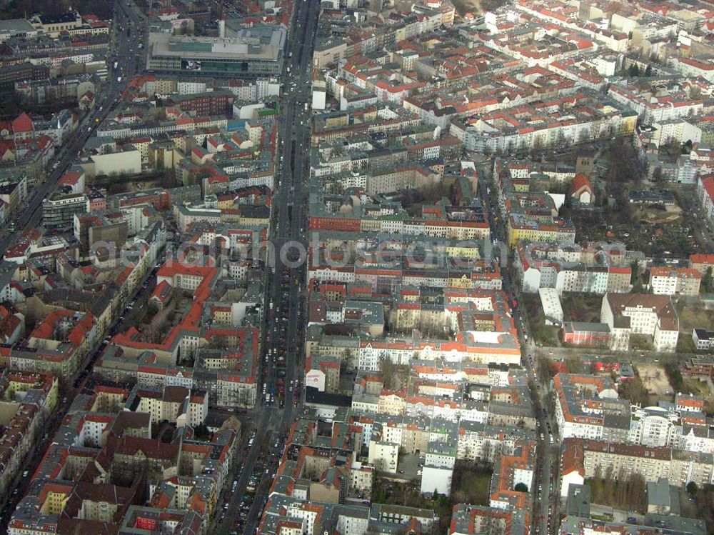 Berlin/ Neukölln from above - Blick auf die Wohngebiete im Bereich Sonnenallee, Weichselstraße, Pannierstraße, Fuldastraße und Reuterstraße in Berlin - Neukölln.