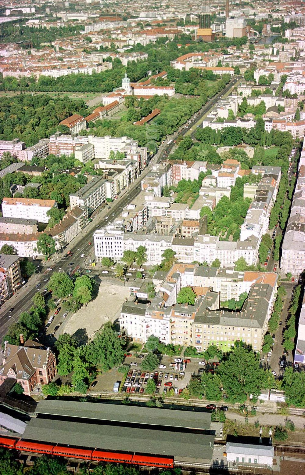 Berlin from above - Wohngebiet Sophie-Charlotte-Straße in Berlin-Charlottenburg.