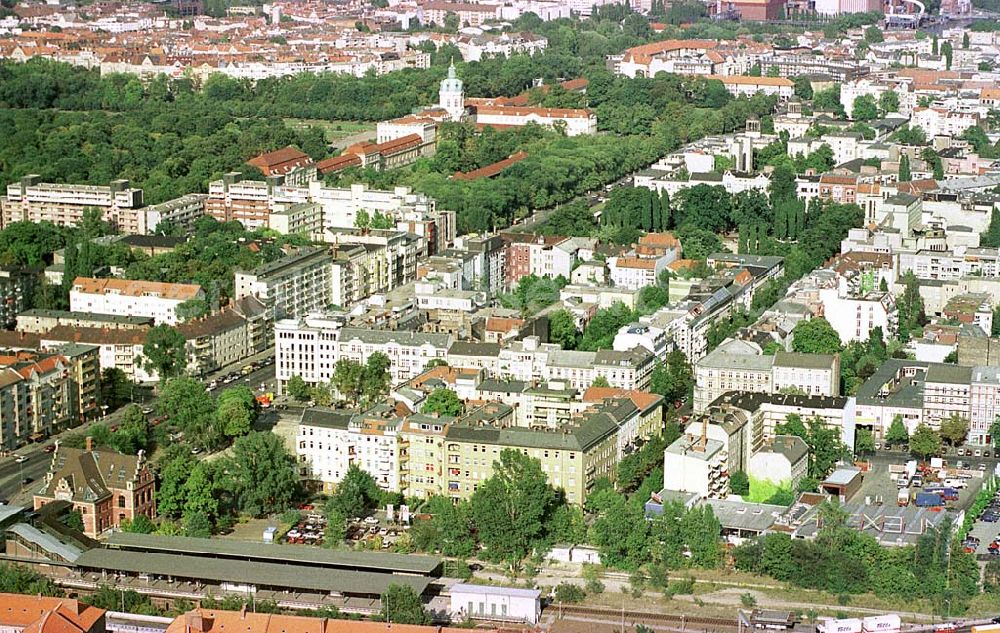 Aerial image Berlin - Wohngebiet Sophie-Charlotte-Straße in Berlin-Charlottenburg.