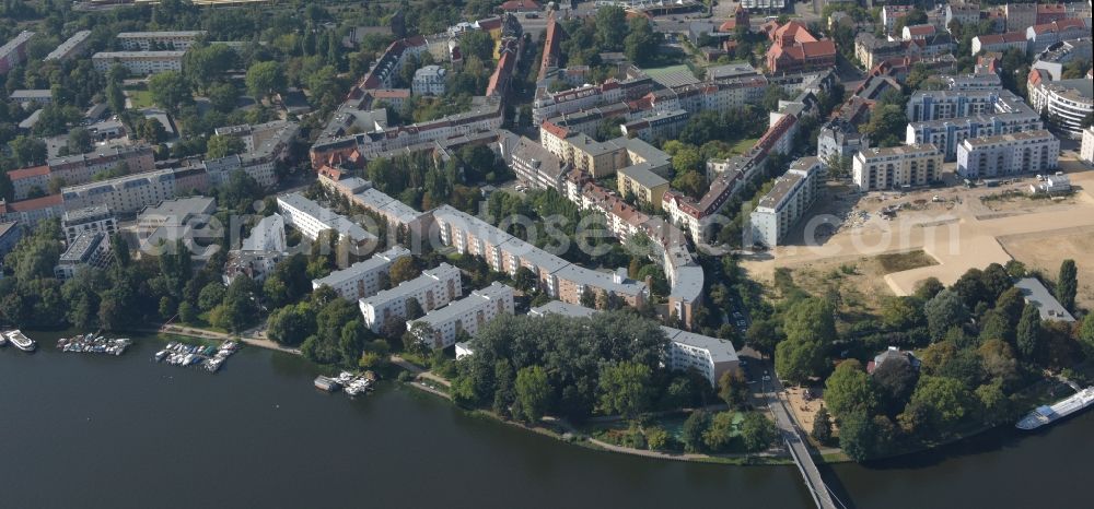 Aerial image Berlin - Residential area of the multi-family house settlement on Hainstrasse in the district Niederschoeneweide in Berlin, Germany