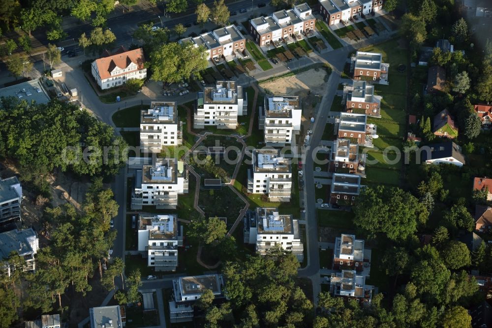 Berlin from the bird's eye view: Residential estate of townhouses Oskar-Helene-Park in the district of Dahlem in Berlin