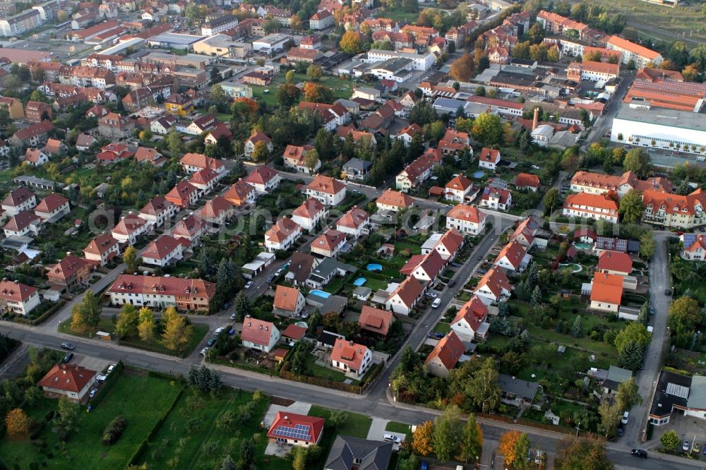 Mühlhausen from the bird's eye view: Residential area on the outskirts of the Langensalzaer road in Mühlhausen in Thuringia