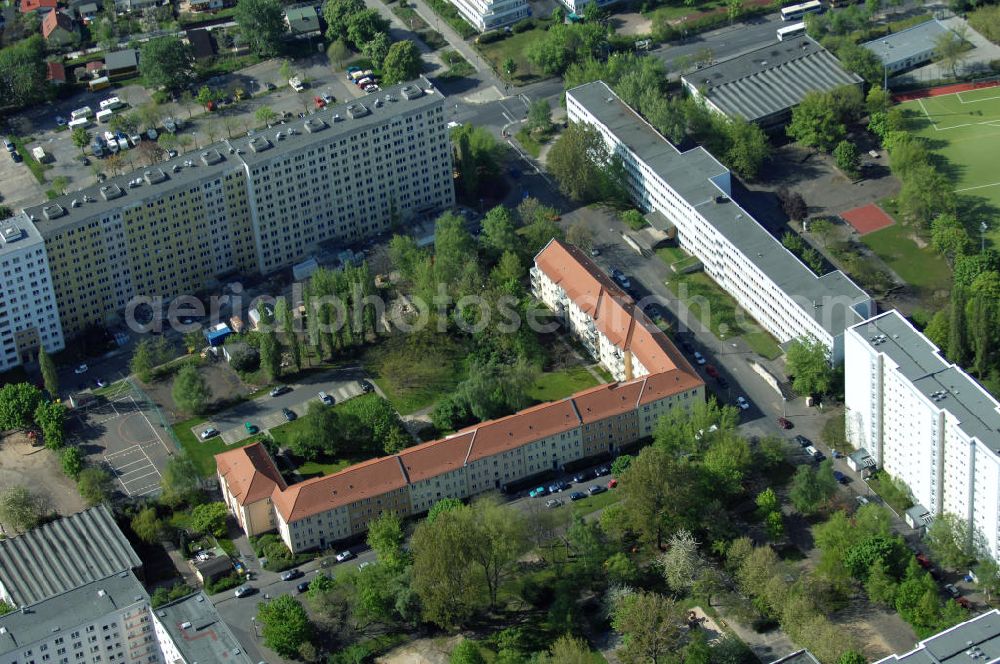 Berlin from the bird's eye view: Blick auf das Wohngebiet an der Storkower Strasse, Alfred-Jung-Strasse und Paul-Junius-Strasse in Berlin-Lichtenberg. HERMES DESIGN