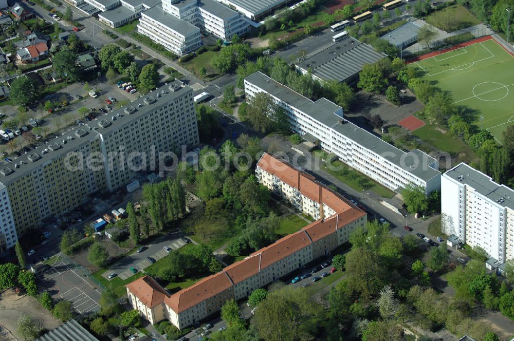 Aerial image Berlin - Blick auf das Wohngebiet an der Storkower Strasse, Alfred-Jung-Strasse und Paul-Junius-Strasse in Berlin-Lichtenberg. HERMES DESIGN