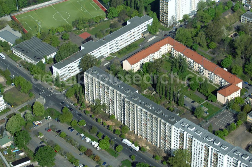 Aerial photograph Berlin - Blick auf das Wohngebiet an der Storkower Strasse, Alfred-Jung-Strasse und Paul-Junius-Strasse in Berlin-Lichtenberg. HERMES DESIGN