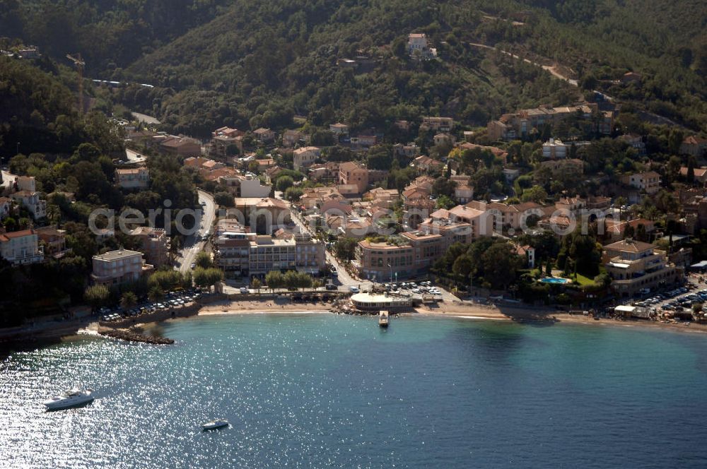 Théole-sur-Mer from above - Blick über Théole-sur-Me am Strand.