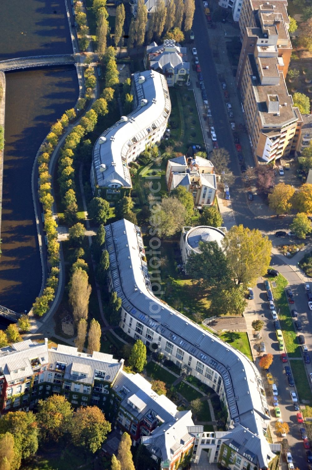 Aerial image Berlin - Residential area of the multi-family house settlement on Tegeler Hafen in the district Reinickendorf in Berlin, Germany