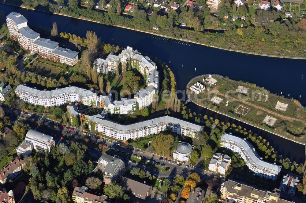 Aerial photograph Berlin - Residential area of the multi-family house settlement on Tegeler Hafen in the district Reinickendorf in Berlin, Germany