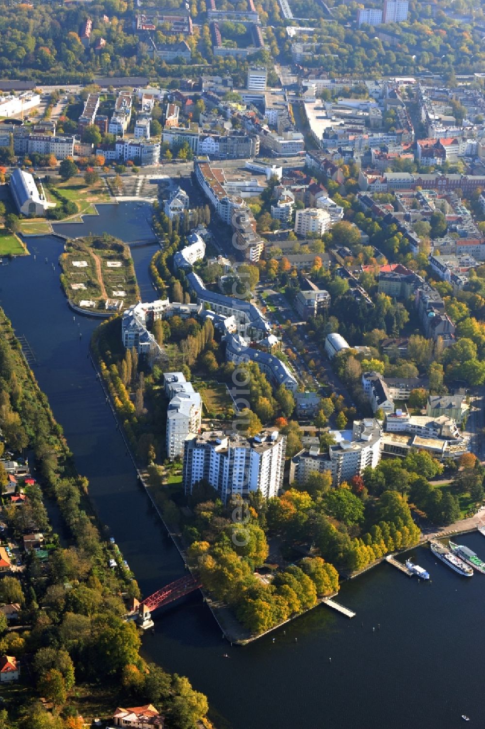 Berlin from the bird's eye view: Residential area of the multi-family house settlement on Tegeler Hafen in the district Reinickendorf in Berlin, Germany