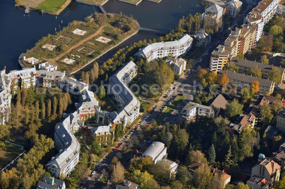 Aerial photograph Berlin - Residential area of the multi-family house settlement on Tegeler Hafen in the district Reinickendorf in Berlin, Germany