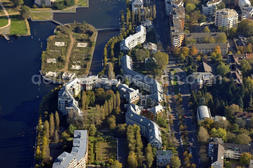 Aerial photograph Berlin - Residential area of the multi-family house settlement on Tegeler Hafen in the district Reinickendorf in Berlin, Germany