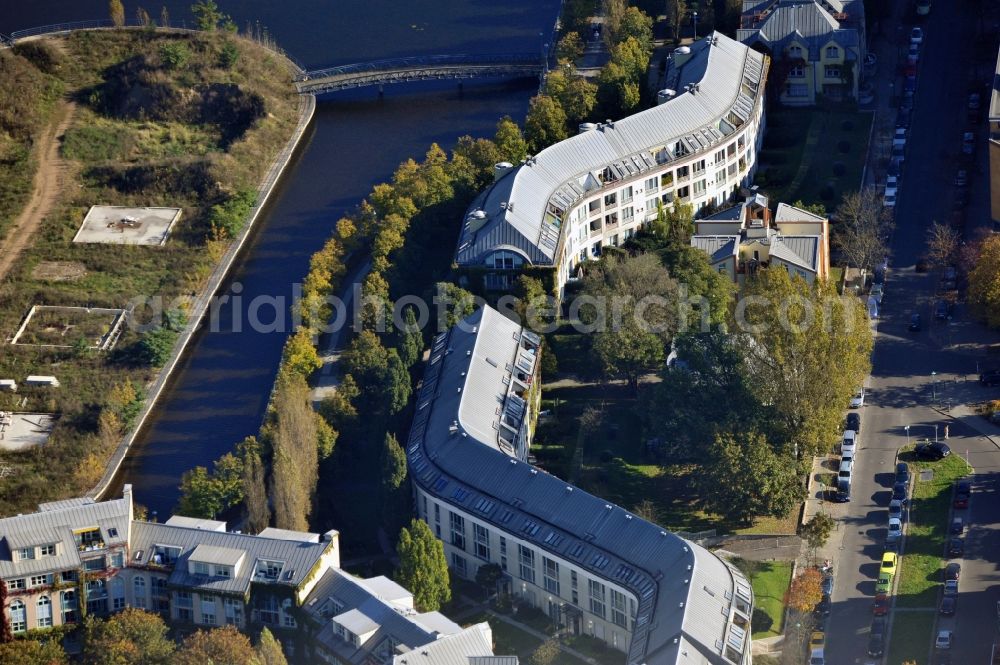 Aerial image Berlin - Residential area of the multi-family house settlement on Tegeler Hafen in the district Reinickendorf in Berlin, Germany