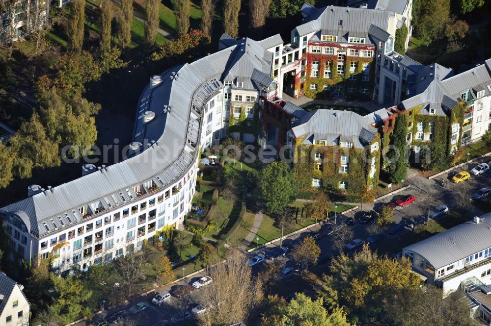 Aerial image Berlin - Residential area of the multi-family house settlement on Tegeler Hafen in the district Reinickendorf in Berlin, Germany