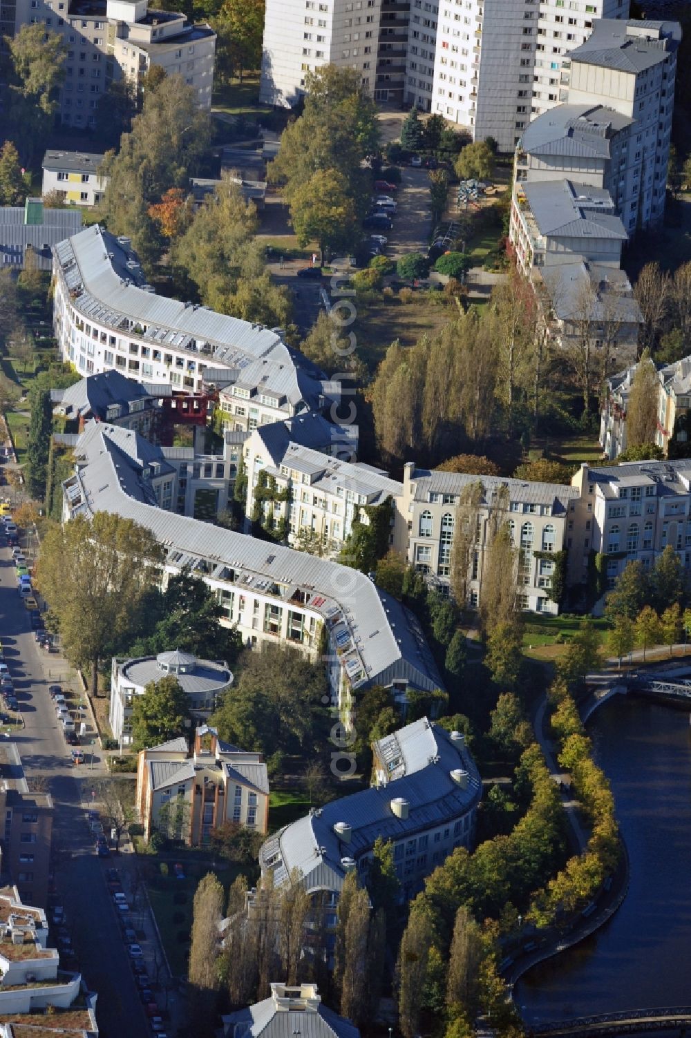 Aerial image Berlin - Residential area of the multi-family house settlement on Tegeler Hafen in the district Reinickendorf in Berlin, Germany