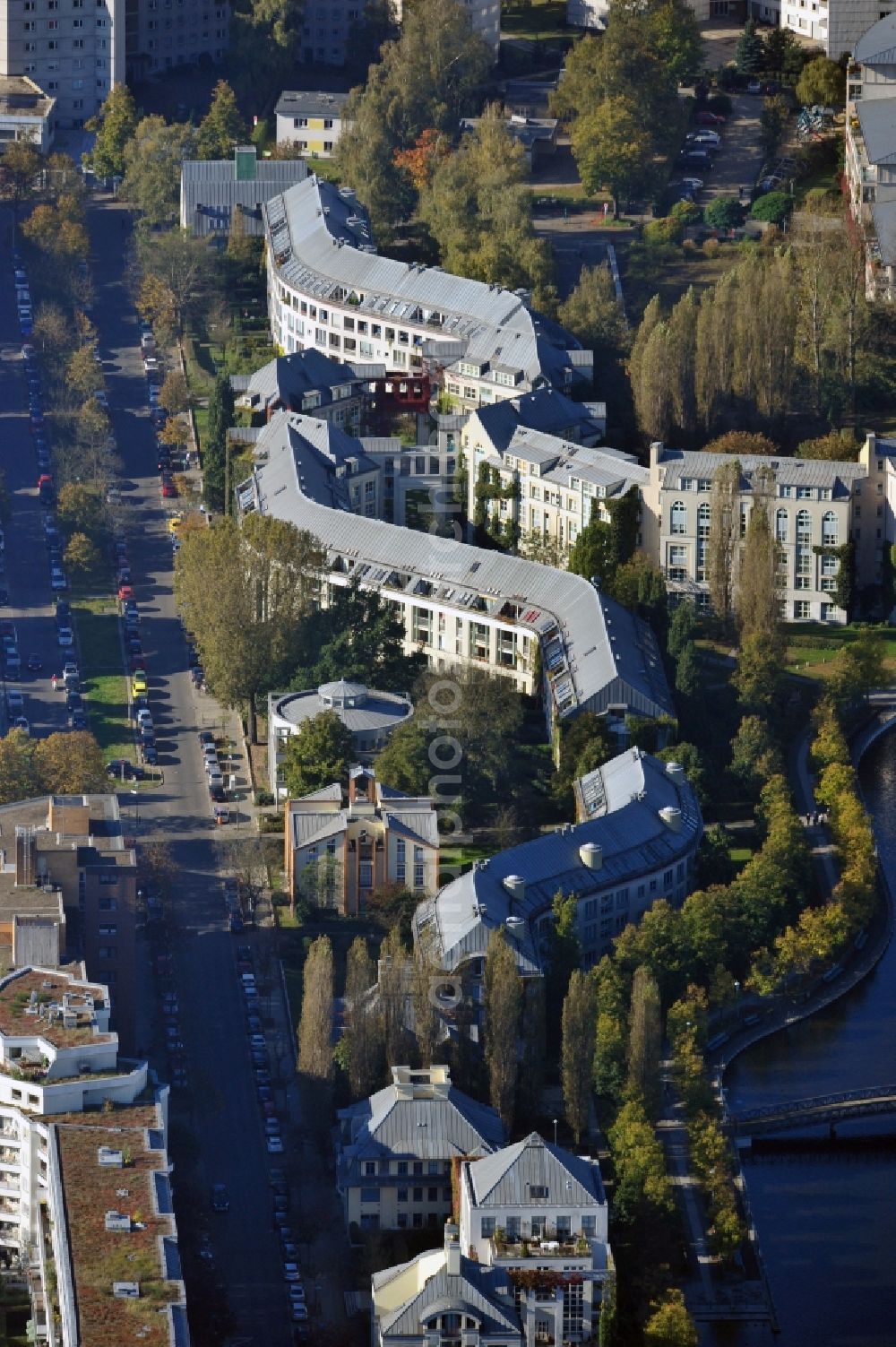 Aerial photograph Berlin - Residential area of the multi-family house settlement on Tegeler Hafen in the district Reinickendorf in Berlin, Germany