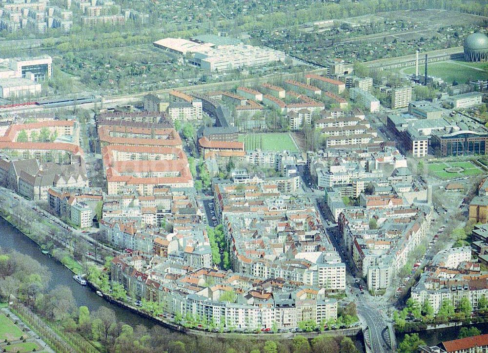 Aerial image Berlin - Charlottenburg - Wohngebiet am Tegeler Weg / Mierendorfstraße gegenüber des Schloßgartens in Berlin - Charlottenburg.