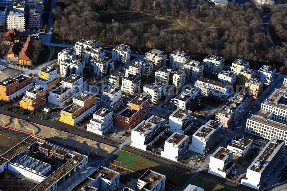 München from above - View of the residential complex An der Theresienhöhe on Hans Fischer St. in Munich / Sendling