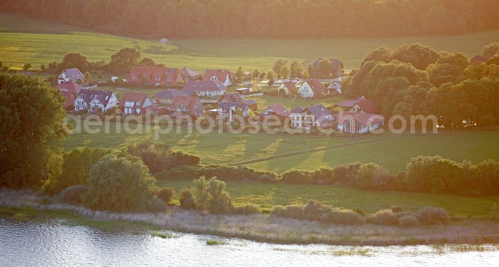 Aerial photograph Klink - View of a residential area at the shore of the Mueritz in Klink in the state of Mecklenburg-West Pomerania