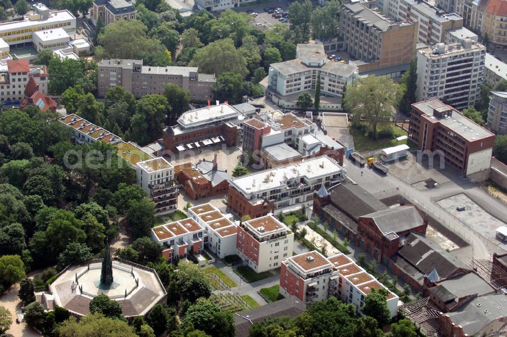 Aerial image Berlin - Blick auf das Wohngebiet Viktoria Quartier am Viktoria Park in Berlin- Kreuzberg. Der Wohn- und Geschäftshausbau an der Methfesselstraße (ehem. Schultheiß-Brauerei) am Kreuzberg in Berlin-Kreuzberg erfolgte u.a. durch die Baywobau Berlin. View of the Victorian residential district on Victoria Park in Berlin-Kreuzberg.