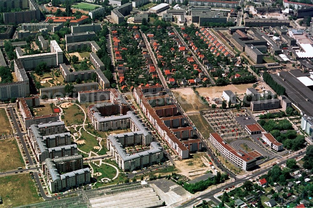 Berlin from above - The residential area Weisse Taube is located near the Landsberger Allee in the district Berlin-Hohenschoenhausen