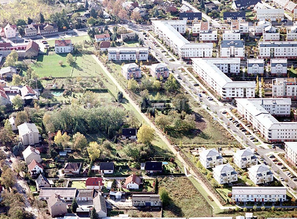 Berlin-Pankow from the bird's eye view: Wohngebiet zwischen Gartenstraße und Kalvinistenweg in Buchholz (Bezirk Berlin-Pankow).