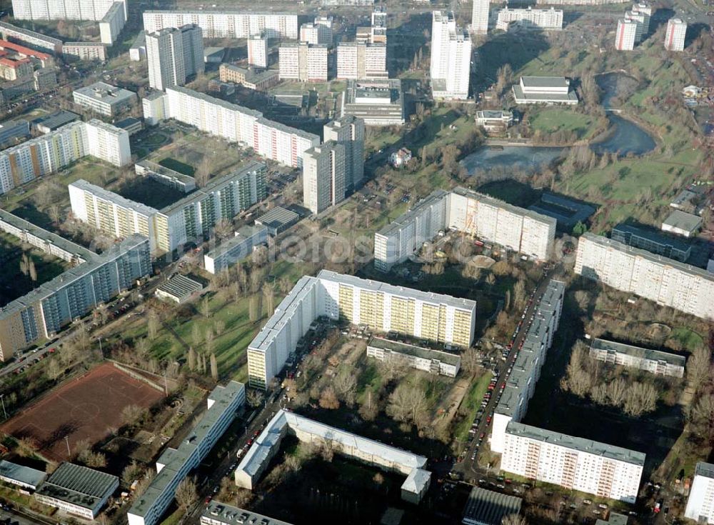 Berlin - Lichtenberg from the bird's eye view: Wohngebiet zwischen der Storkower Straße in dem Springfuhl Berlin - Lichtenberg.