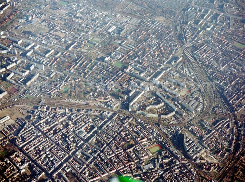 Berlin - Friedrichshain from above - Wohngebiete an der Frankfurter Allee in Berlin - Lichtenberg.