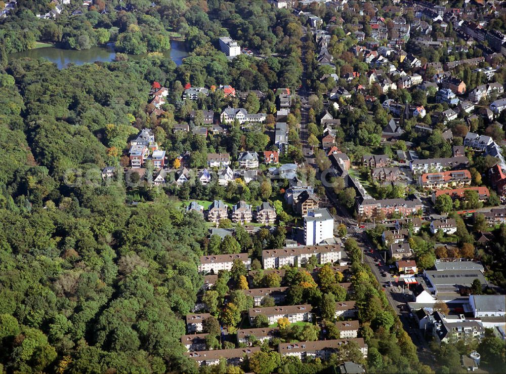 Aerial image Köln - Wohngebiete an der Dürener Straße, Kitschburger Straße am Hahnweiher- Teich am Lindenthaler Tierpark entlanf der Bundesstraße B 264. Residential areas in Cologne.